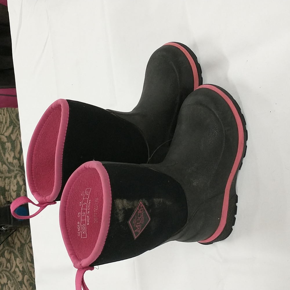 Girls 10 waterproof Muck Boots